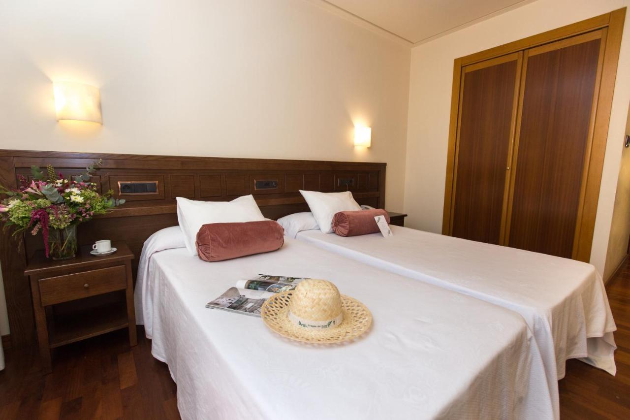 Hotel Garelos Betanzos Exterior photo