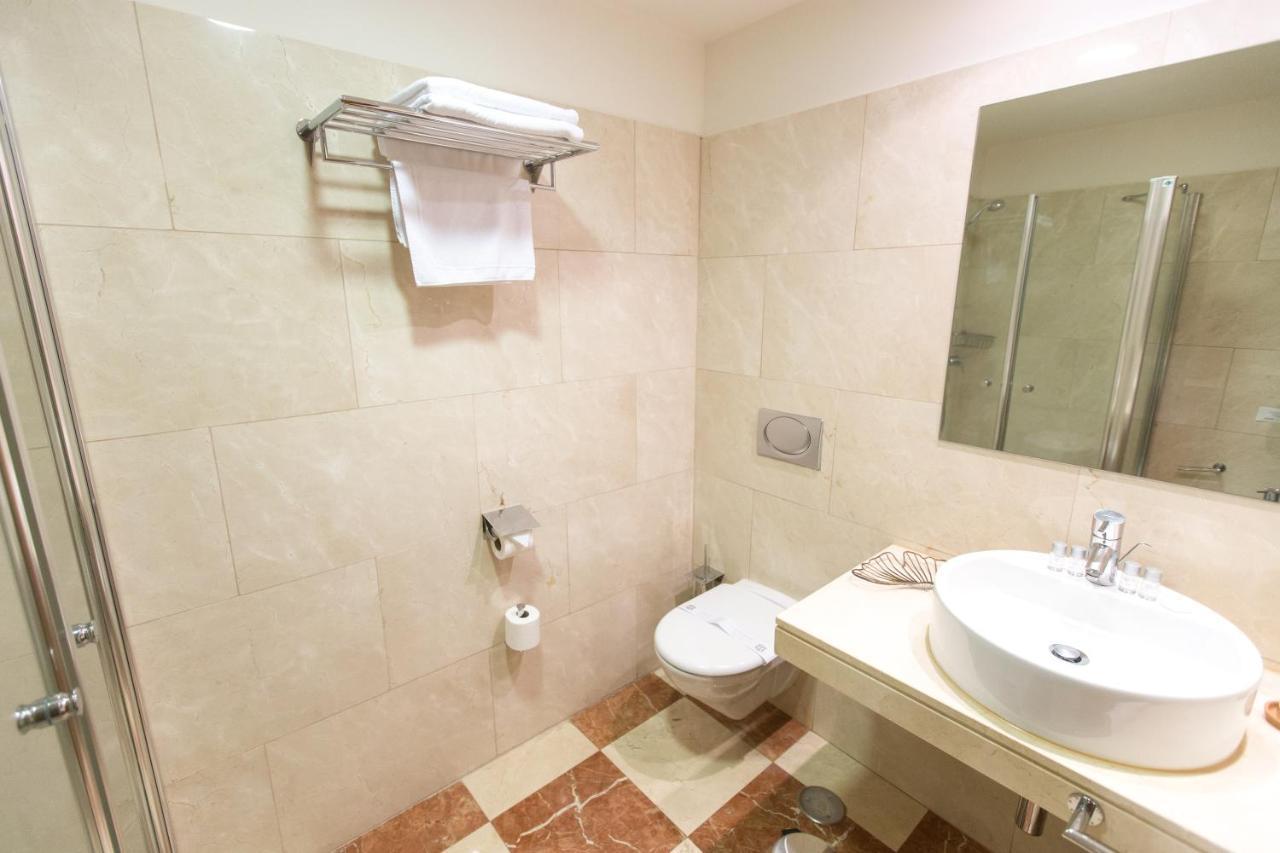 Hotel Garelos Betanzos Exterior photo