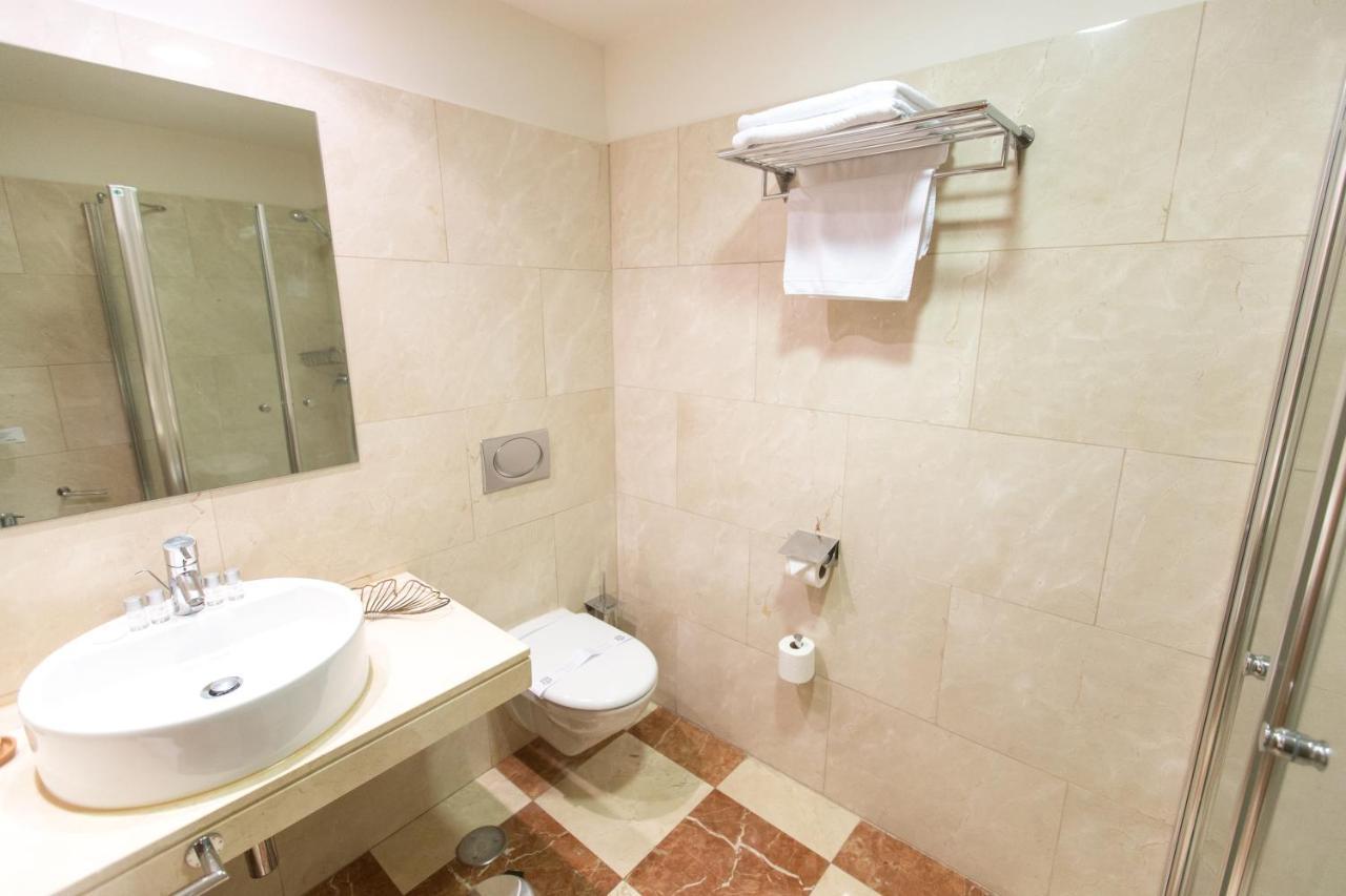 Hotel Garelos Betanzos Exterior photo