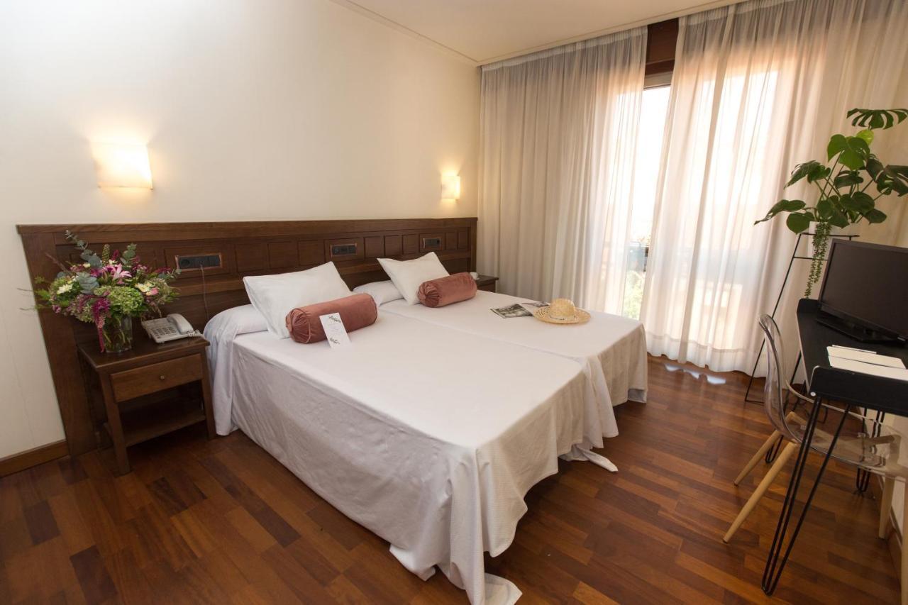 Hotel Garelos Betanzos Exterior photo