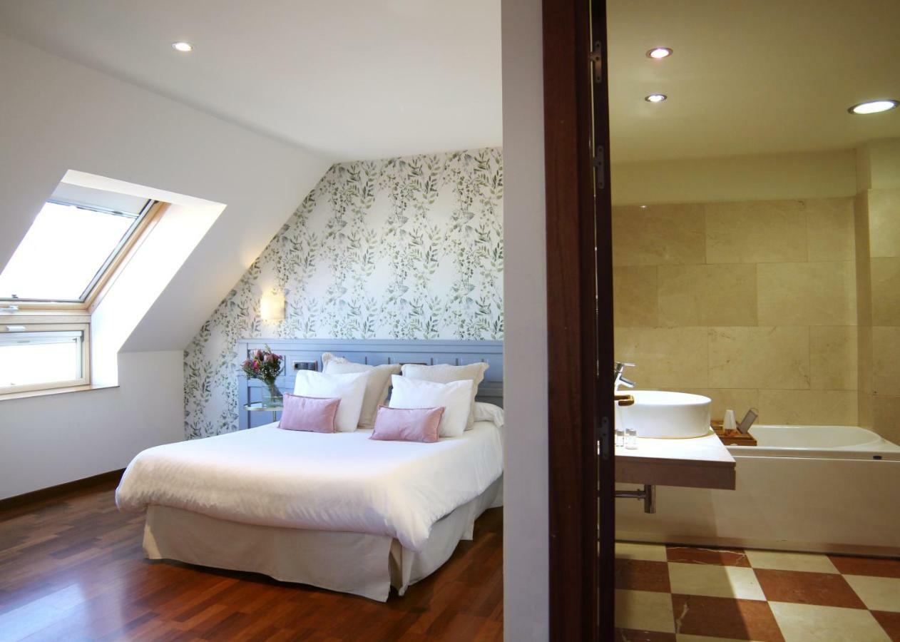 Hotel Garelos Betanzos Exterior photo