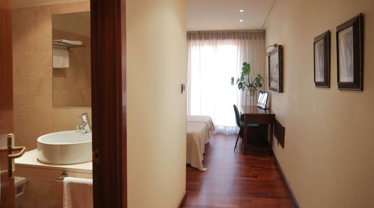 Hotel Garelos Betanzos Exterior photo